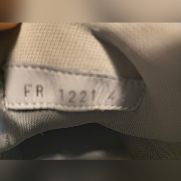 Givenchy Giv 1 Tr Low Top Sneakers - Picture 4 of 12